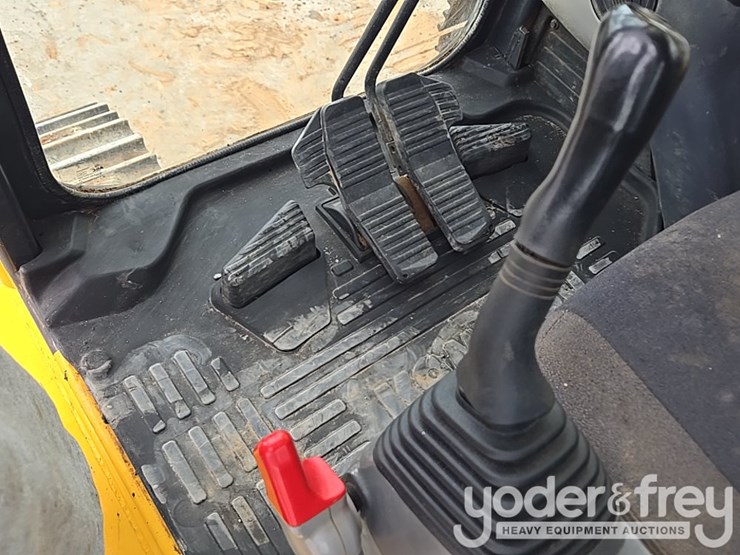 2023-komatsu-pc490-lc-11-image-60
