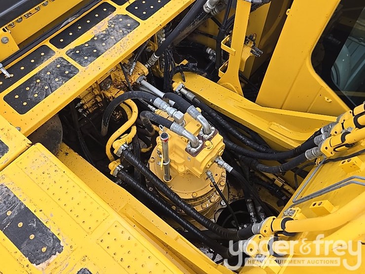 2023-komatsu-pc490-lc-11-image-42