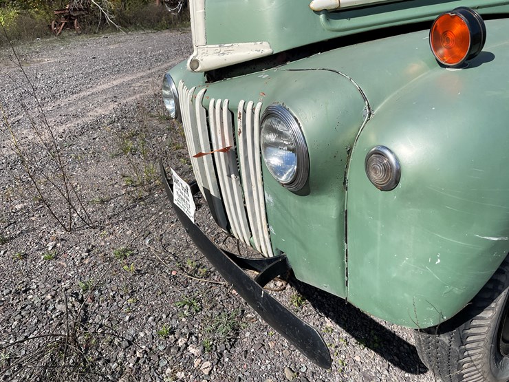 #422-•-1947-ford-1-1/2-ton-stake/flatbed-truck-(has-mi-title)-(houghton,-mi)-image-10