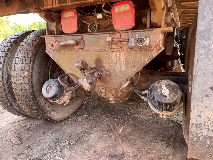 #412-•-1988-white-gmc/autocar-quad-axle-dump-truck-(title-in-delay)-(wakefield,-mi)-image-34