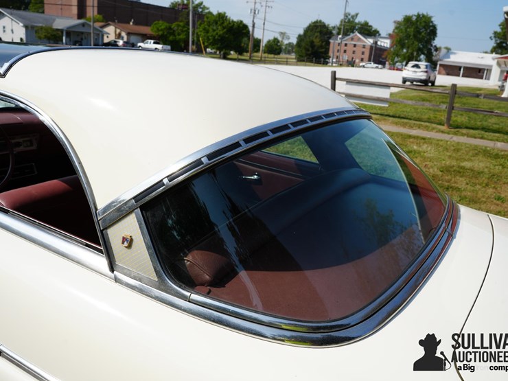 run-#69---1954-ford-crestline-skyliner-image-18