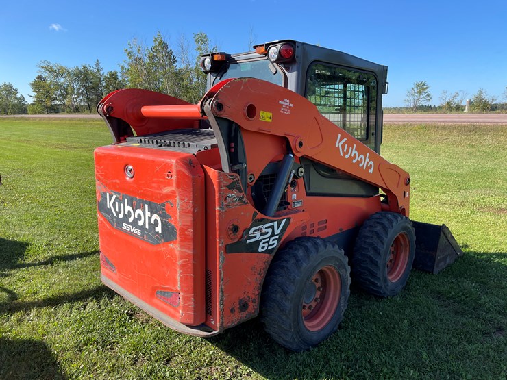 2023-kubota-ssv65-image-5