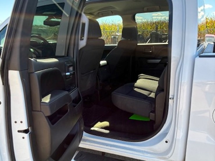 #502-•-2017-chevrolet-z71-truck-lt-(has-wi-title)-(clintonville,-wi)-image-12
