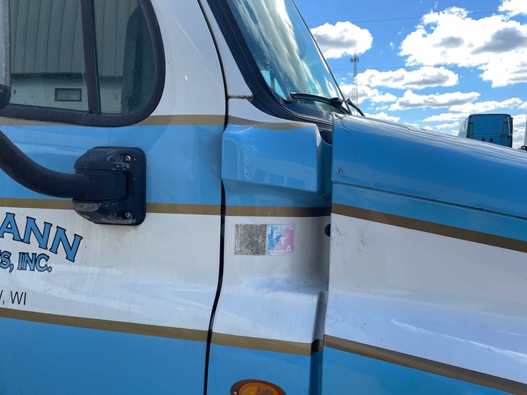 #404-•-2012-freightliner-semi-tractor-(has-wi-title)-(whitelaw,-wi)-image-19