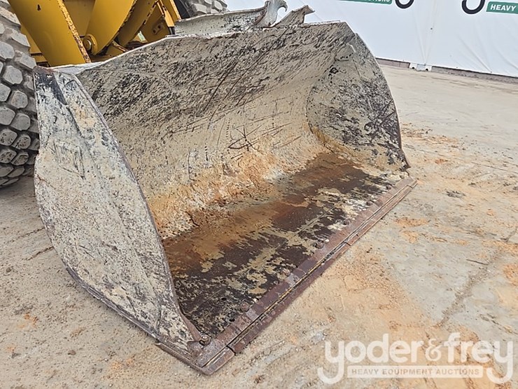 2019-caterpillar-930-image-10