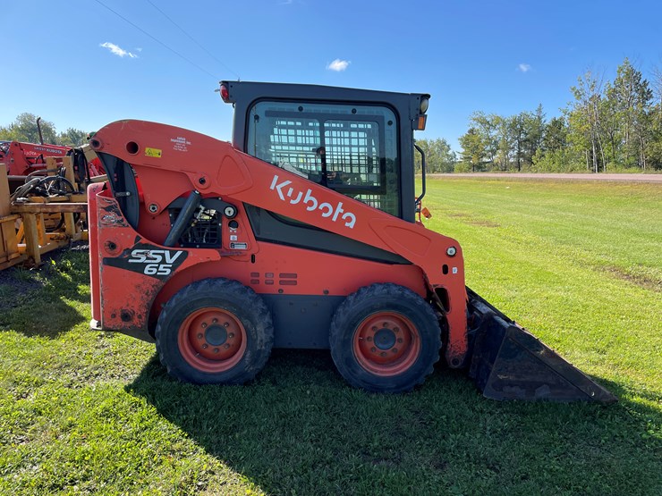 2023-kubota-ssv65-image-6