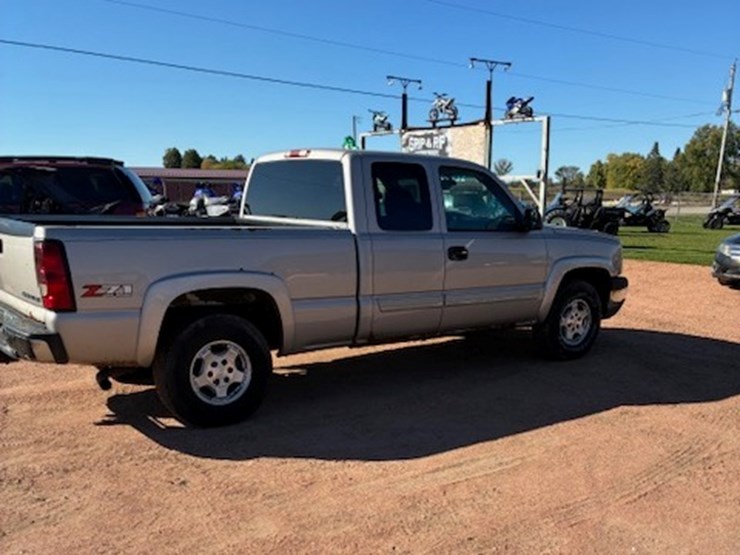 2004-chevrolet-1500-image-1