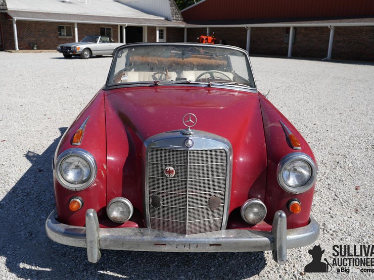run-#145---1960-mercedes-220-se-convertible-image-2