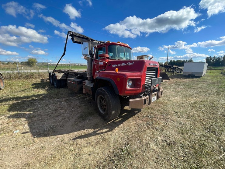 2000-mack-dm690s-image-9