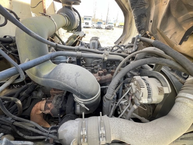 1997-ford-cf8000-image-35