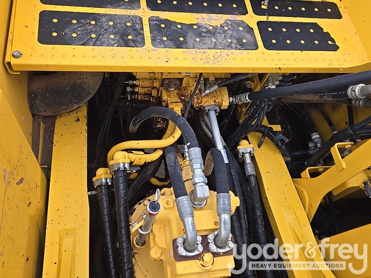 2023-komatsu-pc490-lc-11-image-44