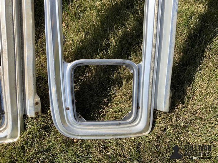 1969-72-chevrolet-pickup-grille-trims-image-7