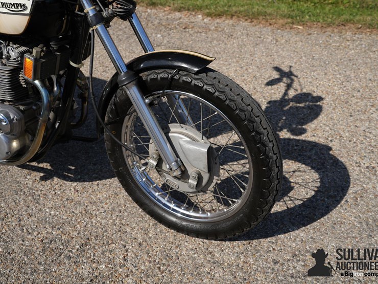 run-#30---1971-triumph-trident-t-150-image-9