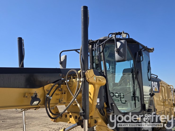2016-caterpillar-12m3-image-14