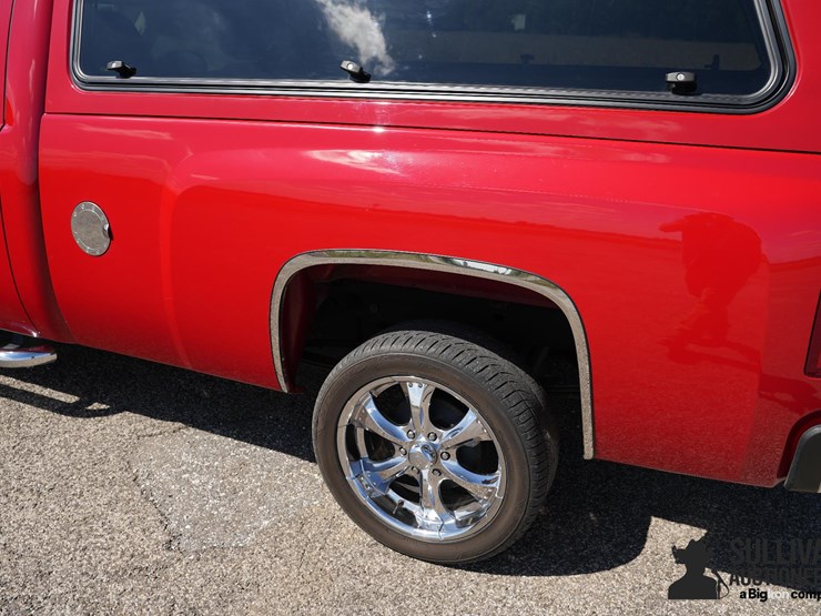 2011-chevrolet-silverado-image-19