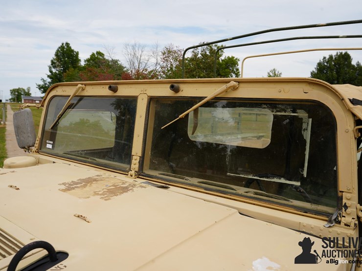 run-#17---2011-am-general-humvee-4x4-personnel-carrier-image-11