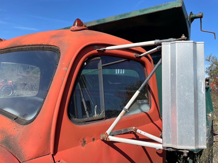 #424-•-vintage-ford-1-1/2-ton-single-axle-dump-truck-(no-title)-(houghton,-mi)-image-13