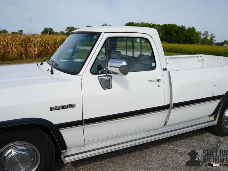 1992-dodge-ram-250-image-16