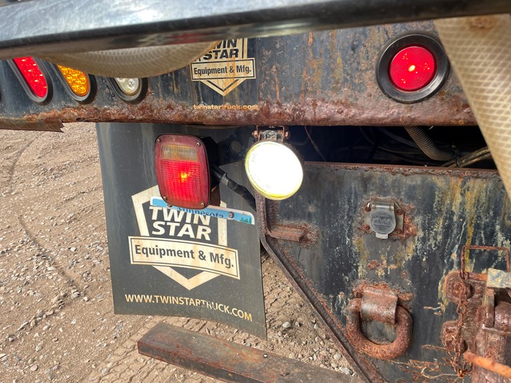 #408-•-2012-kenworth-flatbed-truck-with-water-tank-(has-mn-title-in-delay)-(princeton,-mn)-image-28