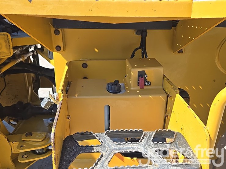 2020-caterpillar-930-image-38