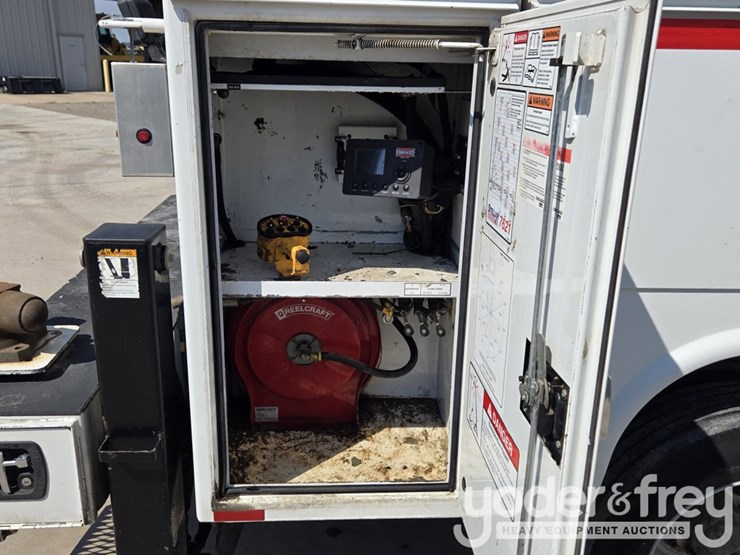 2017-ford-f550-image-24