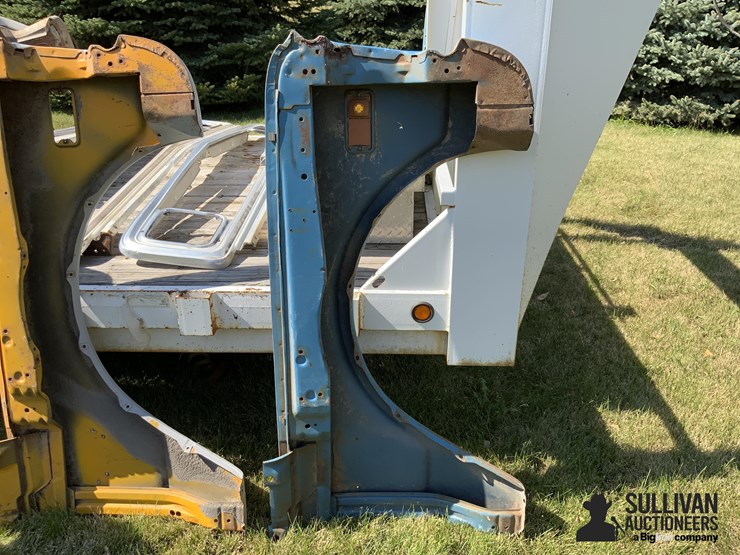 1970-72-chevrolet-front-lh-pickup-fenders-image-7