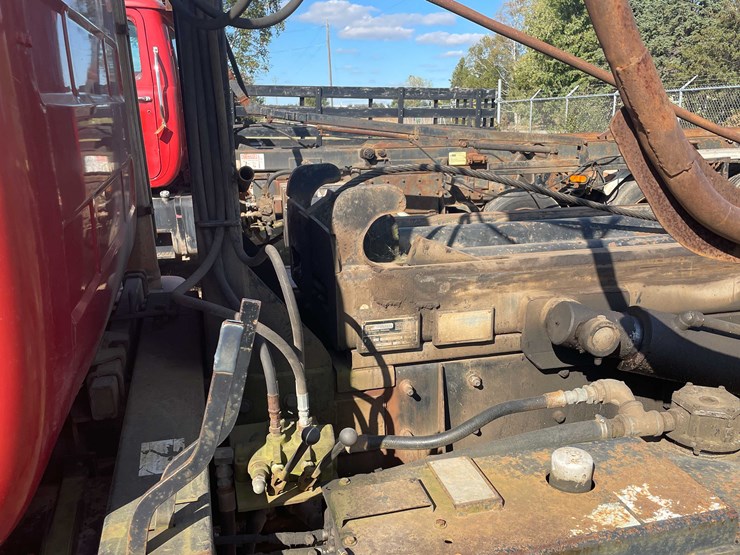 2000-mack-dm690s-image-18