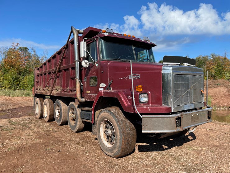 #412-•-1988-white-gmc/autocar-quad-axle-dump-truck-(title-in-delay)-(wakefield,-mi)-image-3
