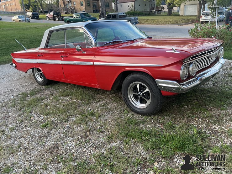 1961-chevrolet-impala-sedan-image-3