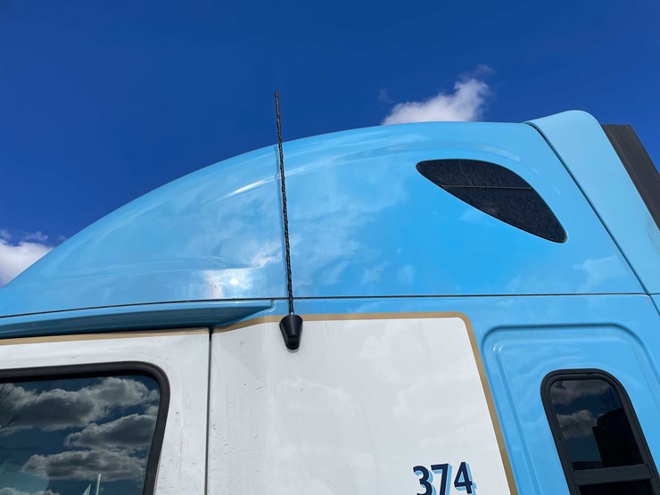 #404-•-2012-freightliner-semi-tractor-(has-wi-title)-(whitelaw,-wi)-image-49
