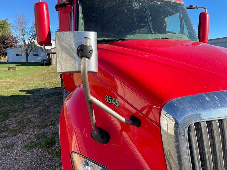 #402-•-2016-international-semi-tractor-(has-wi-title)-(denmark,-wi)-image-16