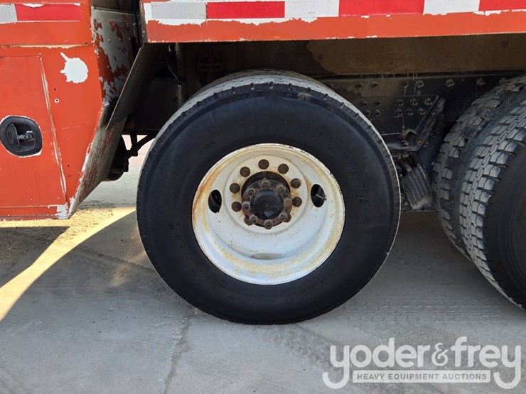 2008-peterbilt-335-image-20