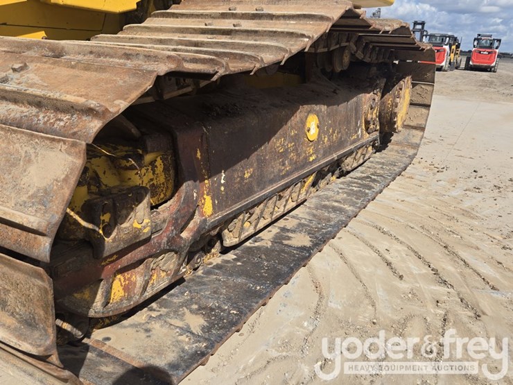 2018-komatsu-d61pxi-24-image-15