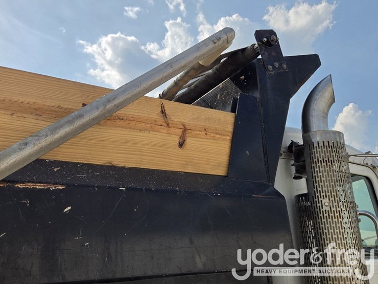 2018-peterbilt-348-image-71