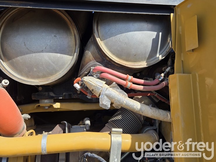 2016-caterpillar-12m3-image-69