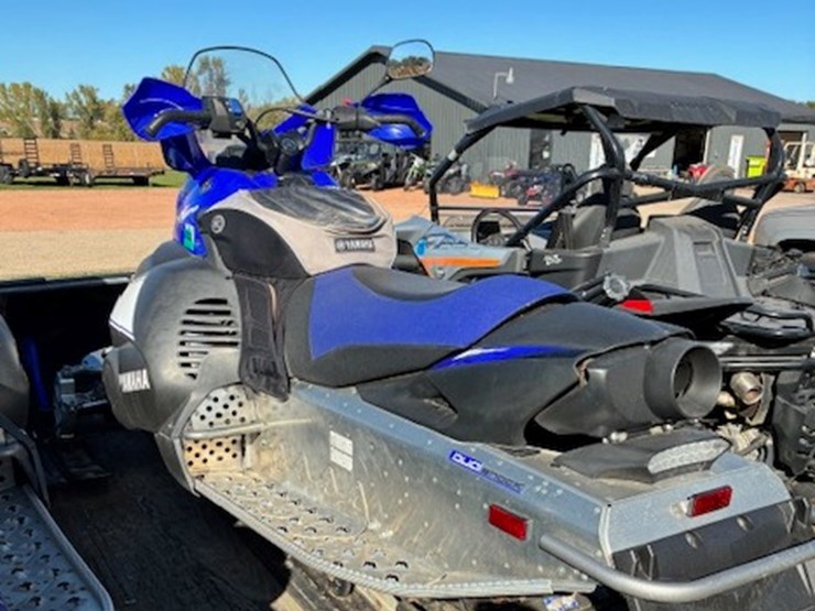 #710-•-2009-yamaha-nytro-snowmobile,-2009-yamaha-nytro-snowmobile,-and-leland-trailer-(has-wi-title)-(clintonville,-wi)-image-4