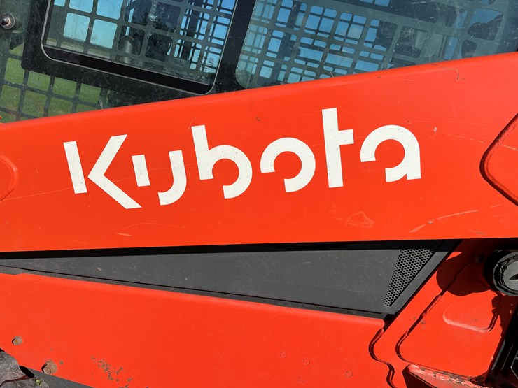 2023-kubota-ssv65-image-13