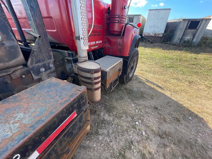 2000-mack-dm690s-image-31