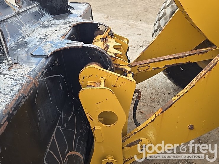 2019-caterpillar-930-image-12