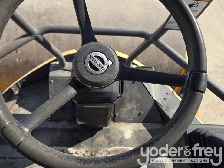 2018-volvo-sd75b-image-31