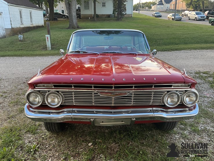 1961-chevrolet-impala-sedan-image-2