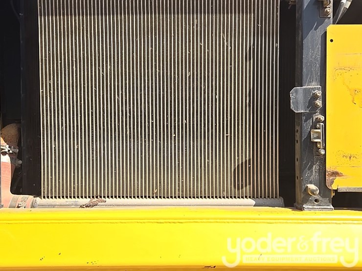 2022-komatsu-pc490-lc-11-image-44