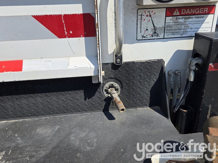 2017-ford-f550-image-63