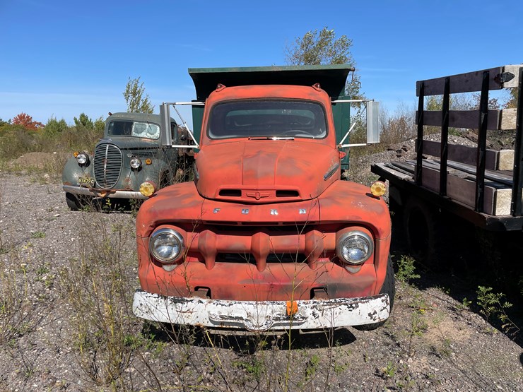 #424-•-vintage-ford-1-1/2-ton-single-axle-dump-truck-(no-title)-(houghton,-mi)-image-2