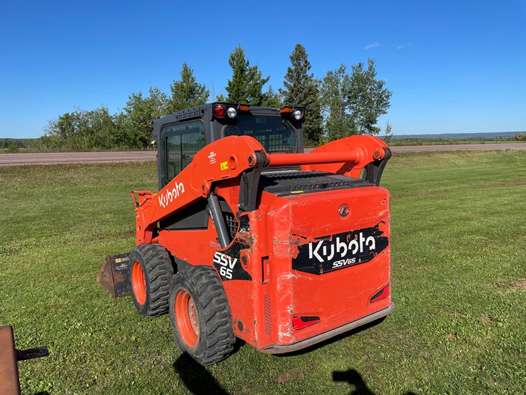 2023-kubota-ssv65-image-3