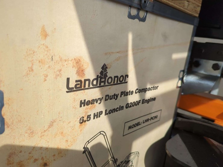 (1)-landhonor-heavy-duty-plate-compactor---6.5-hp-engine-image-5