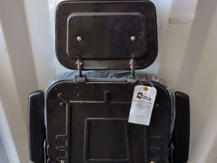 (1)-universal-mower/tractor-seat---with-mounting-brackets-image-2