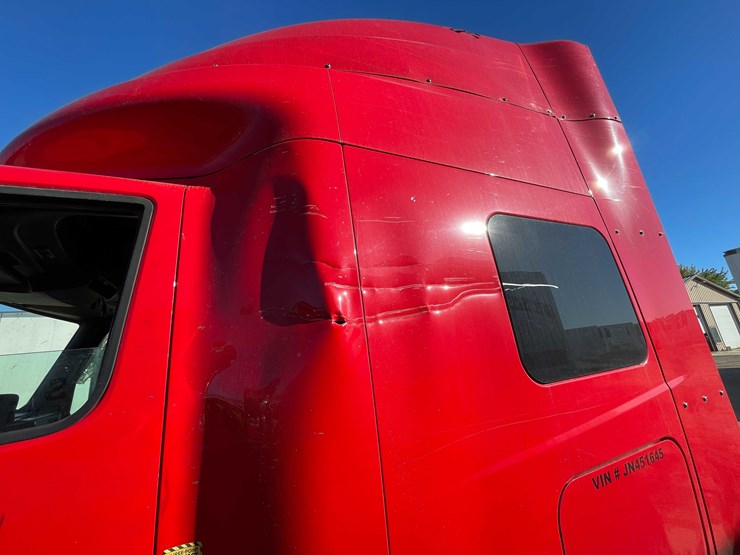 #400-•-2018-international-semi-tractor-(has-wi-title)-(denmark,-wi)-image-56