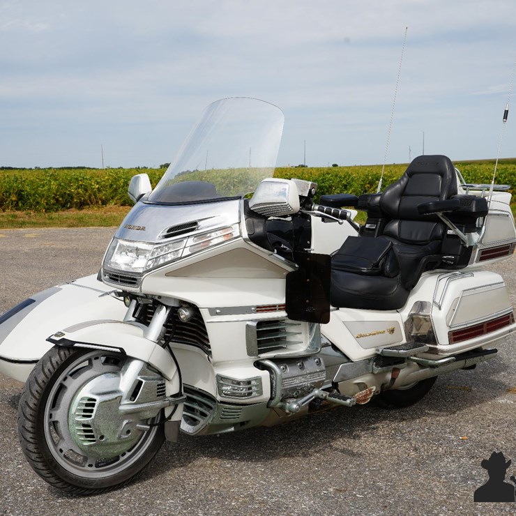 Run #134 - 1998 Honda Goldwing Motorcycle w/ Side Car