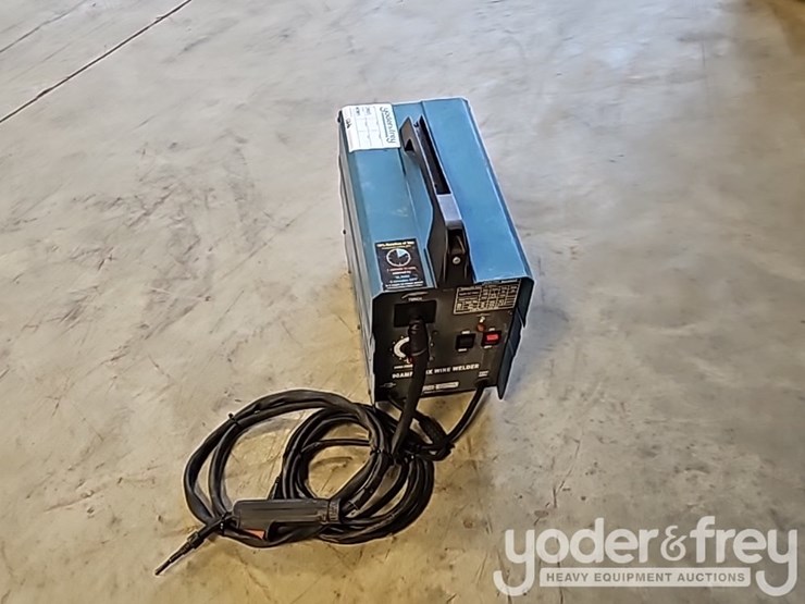 chicago-electric-90-amp-flux-wire-welder,-120v-60hz,-welding-systems-sku-44567-mig-welder-image-8
